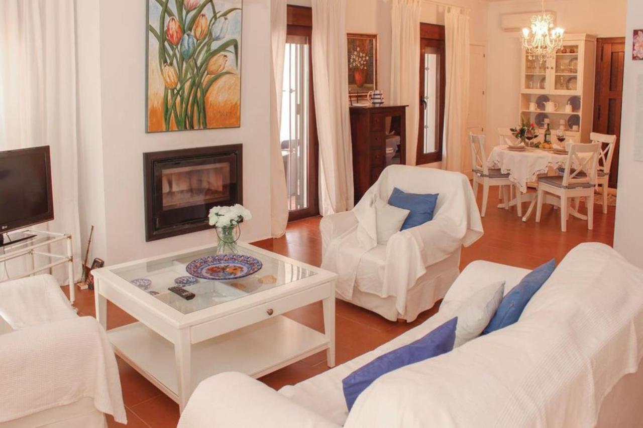 Fuentezuelas Pool Villa Sayalonga ภายนอก รูปภาพ